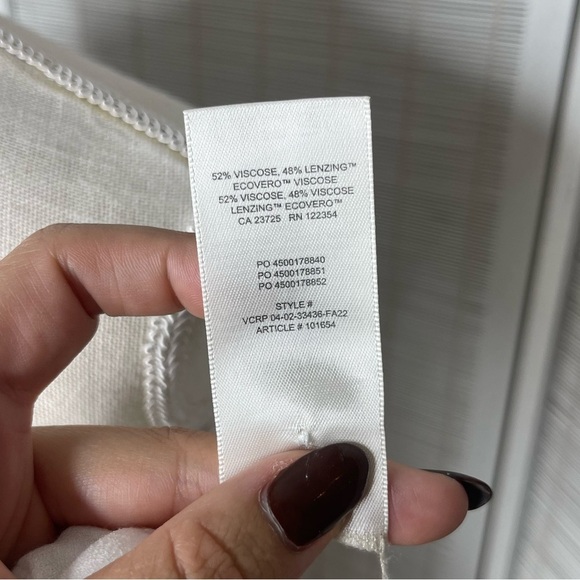 Wilfred White Button-Down Blouse Size L Long Sleeve Button Cuffs - Picture 8 of 9